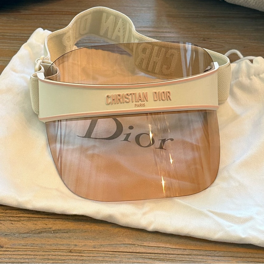 💯 Authentic Christian Dior Visor.